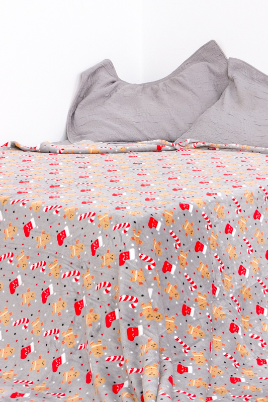 Покривало новорічне